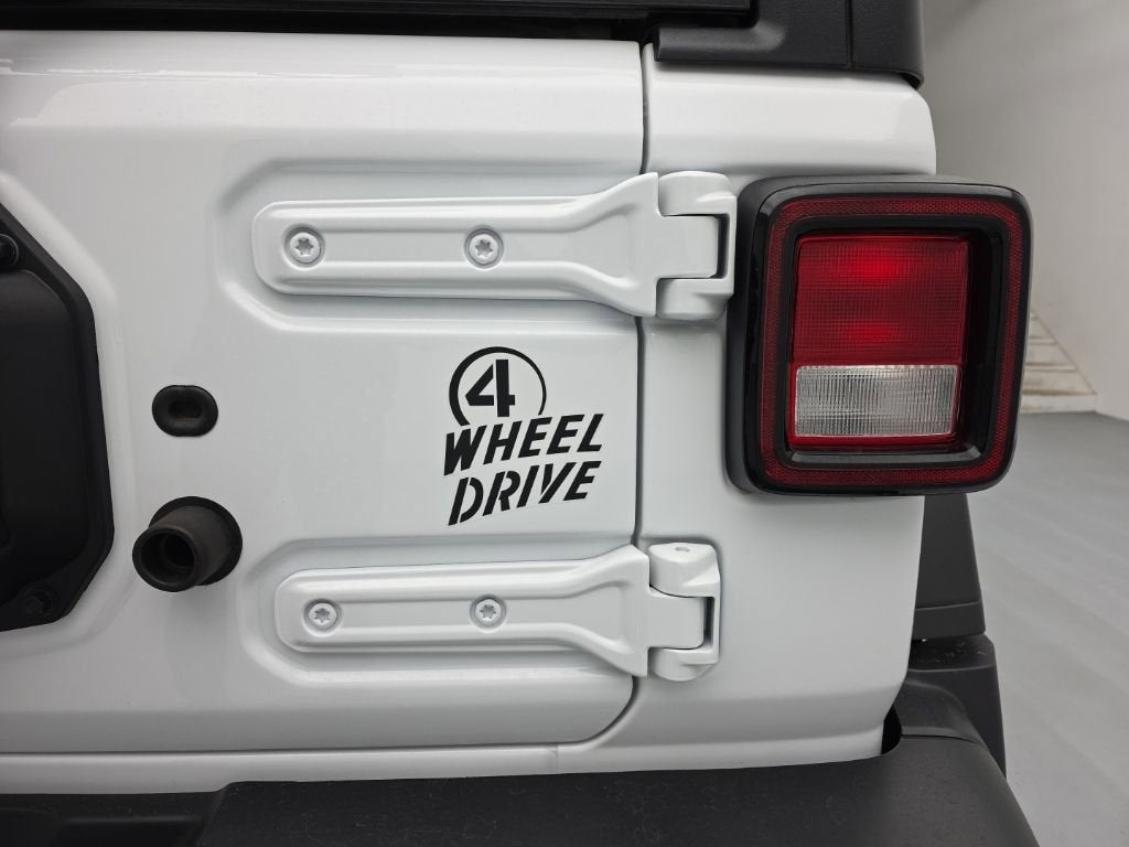 2024 Jeep Wrangler 4-Door Willys 4x4