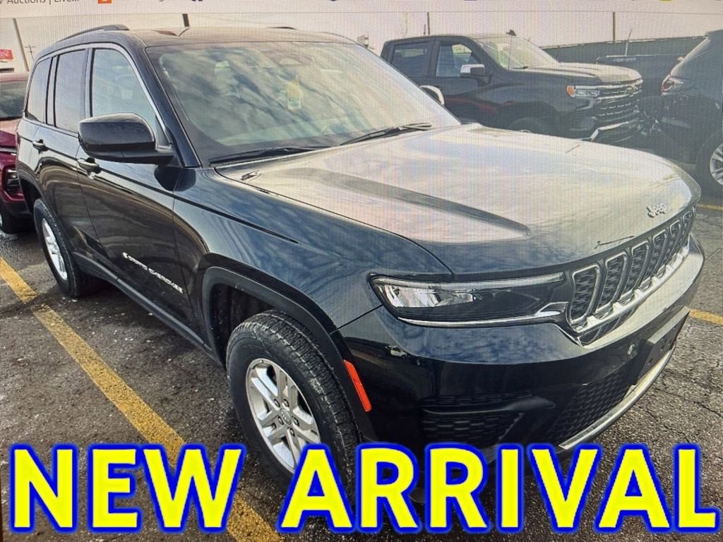 2023 Jeep Grand Cherokee Laredo 4x4