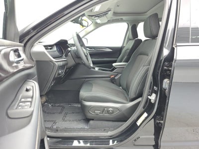 2023 Jeep Grand Cherokee Laredo 4x4