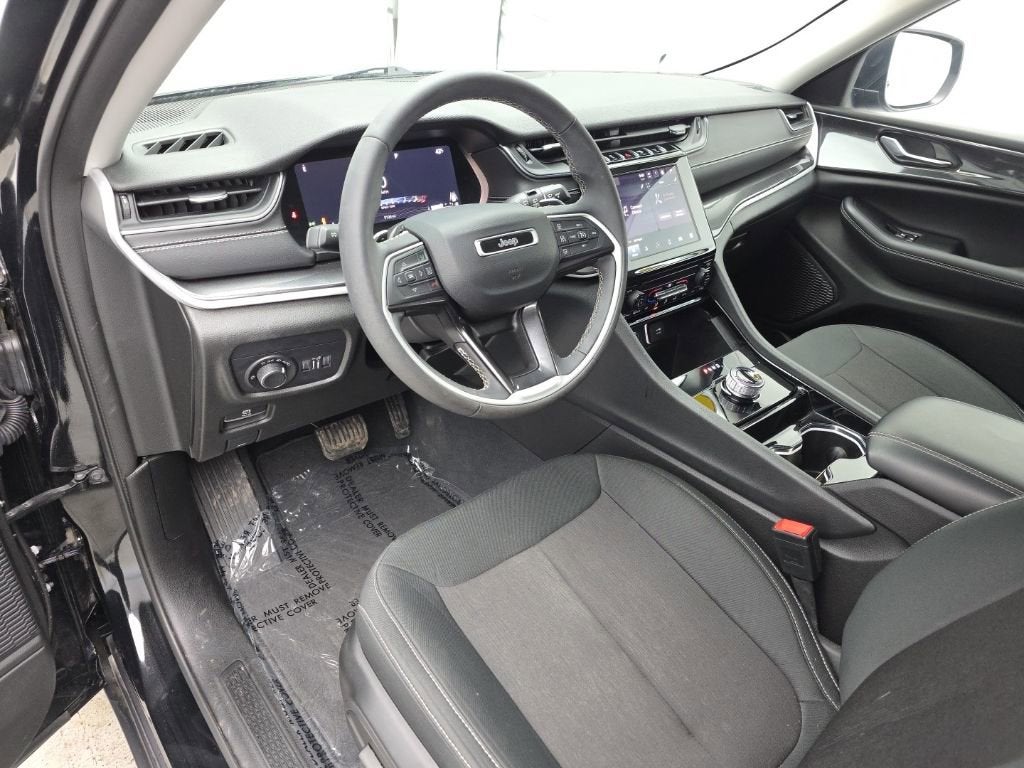 2023 Jeep Grand Cherokee Laredo 4x4