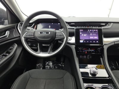 2023 Jeep Grand Cherokee Laredo 4x4