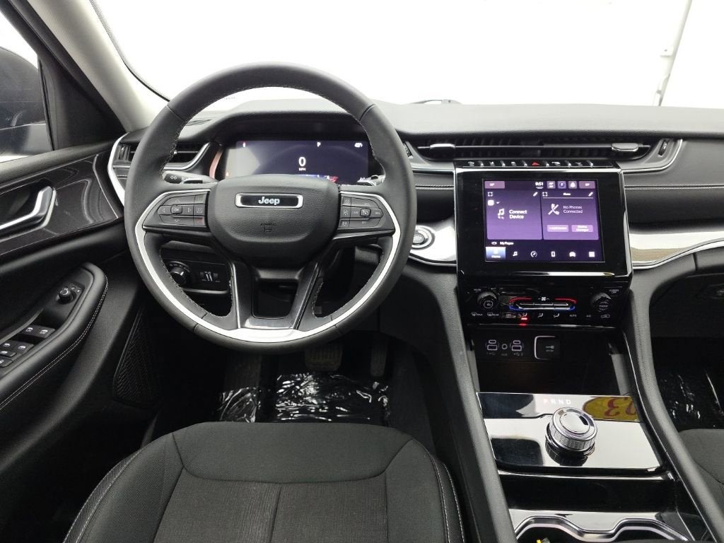 2023 Jeep Grand Cherokee Laredo 4x4