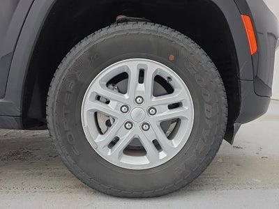 2023 Jeep Grand Cherokee Laredo 4x4