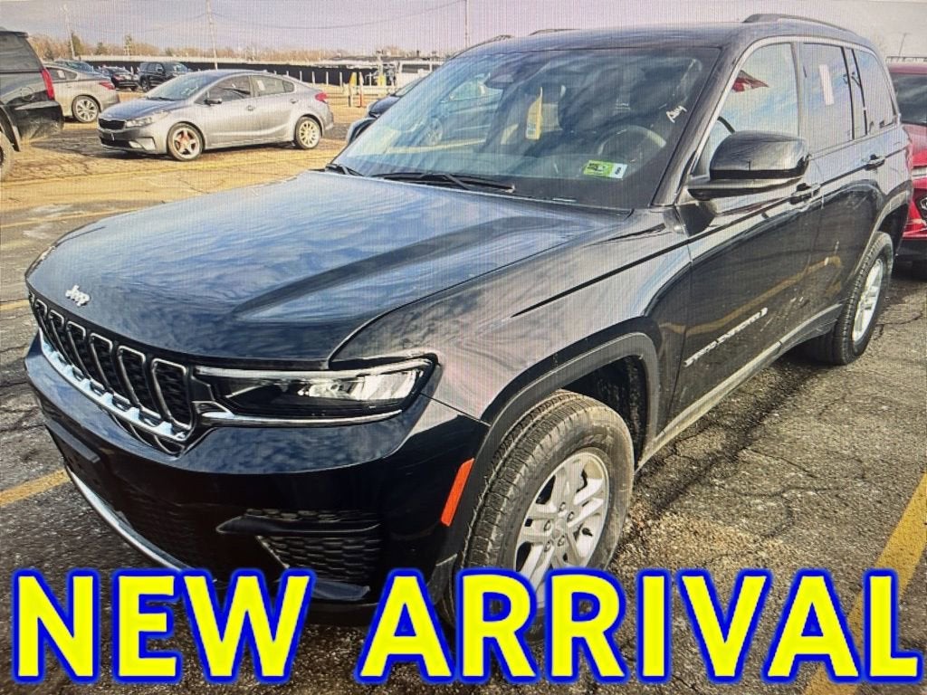 2023 Jeep Grand Cherokee Laredo 4x4