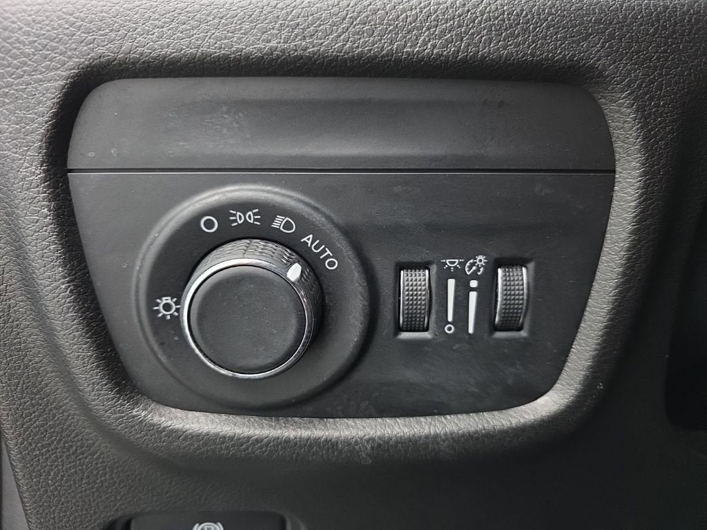 2023 Jeep Grand Cherokee Laredo 4x4