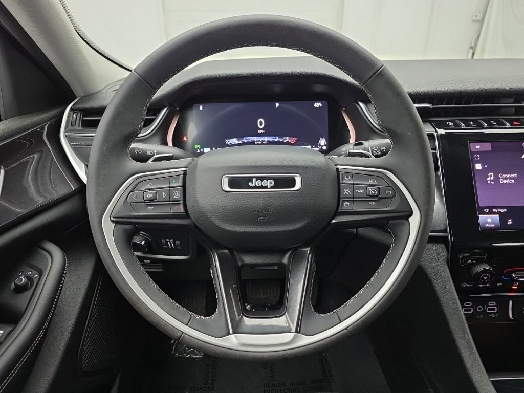 2023 Jeep Grand Cherokee Laredo 4x4