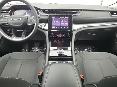 2023 Jeep Grand Cherokee Laredo 4x4