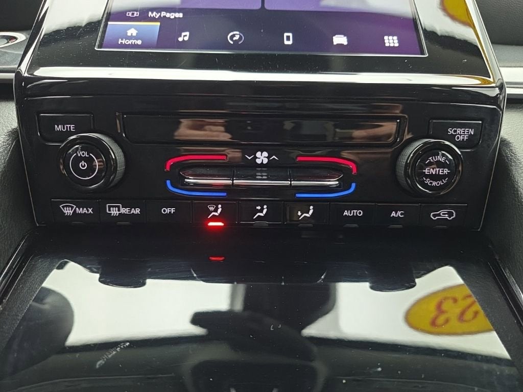 2023 Jeep Grand Cherokee Laredo 4x4