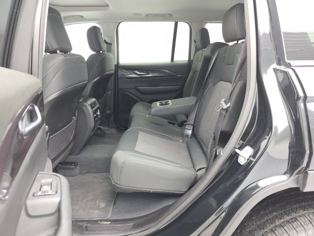 2023 Jeep Grand Cherokee Laredo 4x4