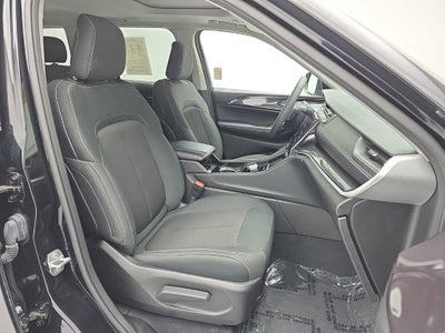 2023 Jeep Grand Cherokee Laredo 4x4