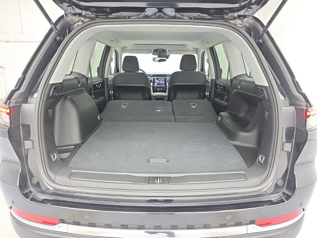 2023 Jeep Grand Cherokee Laredo 4x4