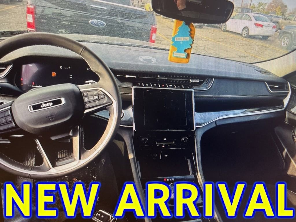 2023 Jeep Grand Cherokee Laredo 4x4