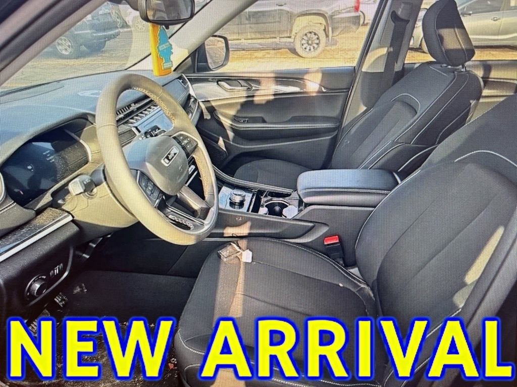 2023 Jeep Grand Cherokee Laredo 4x4