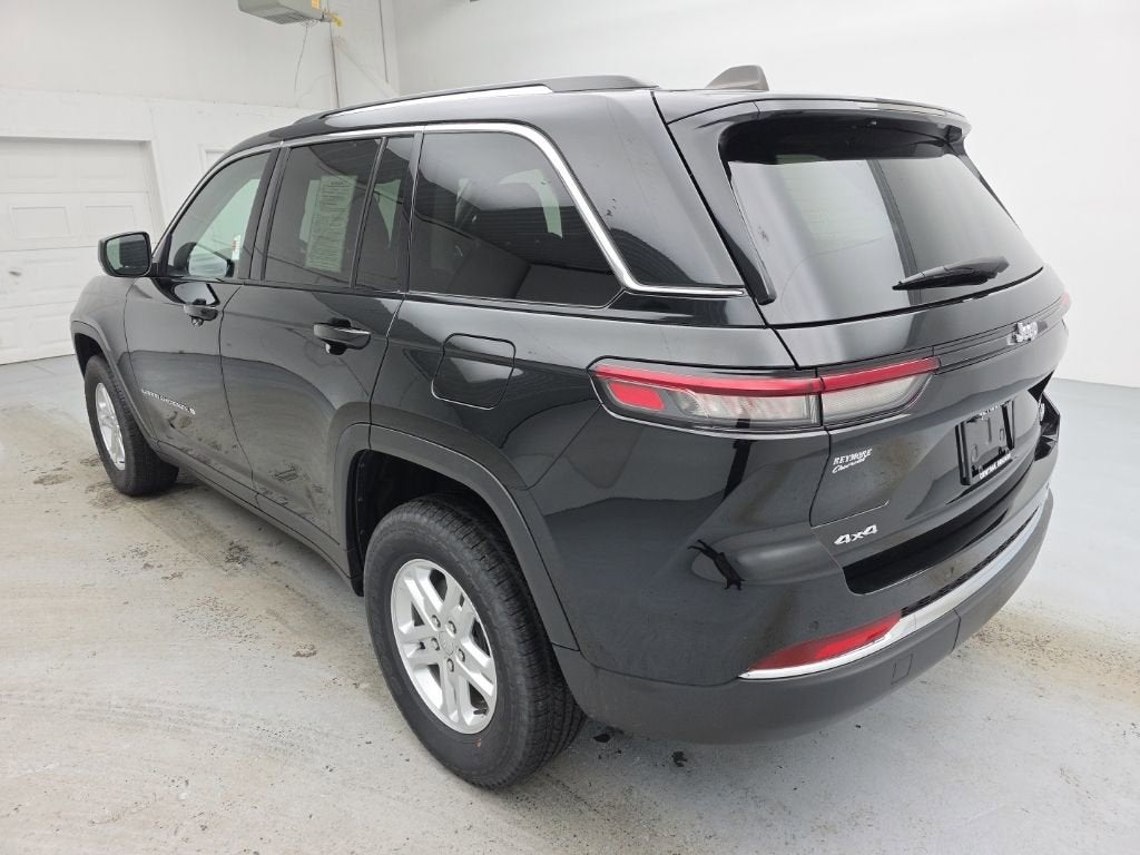 2023 Jeep Grand Cherokee Laredo 4x4