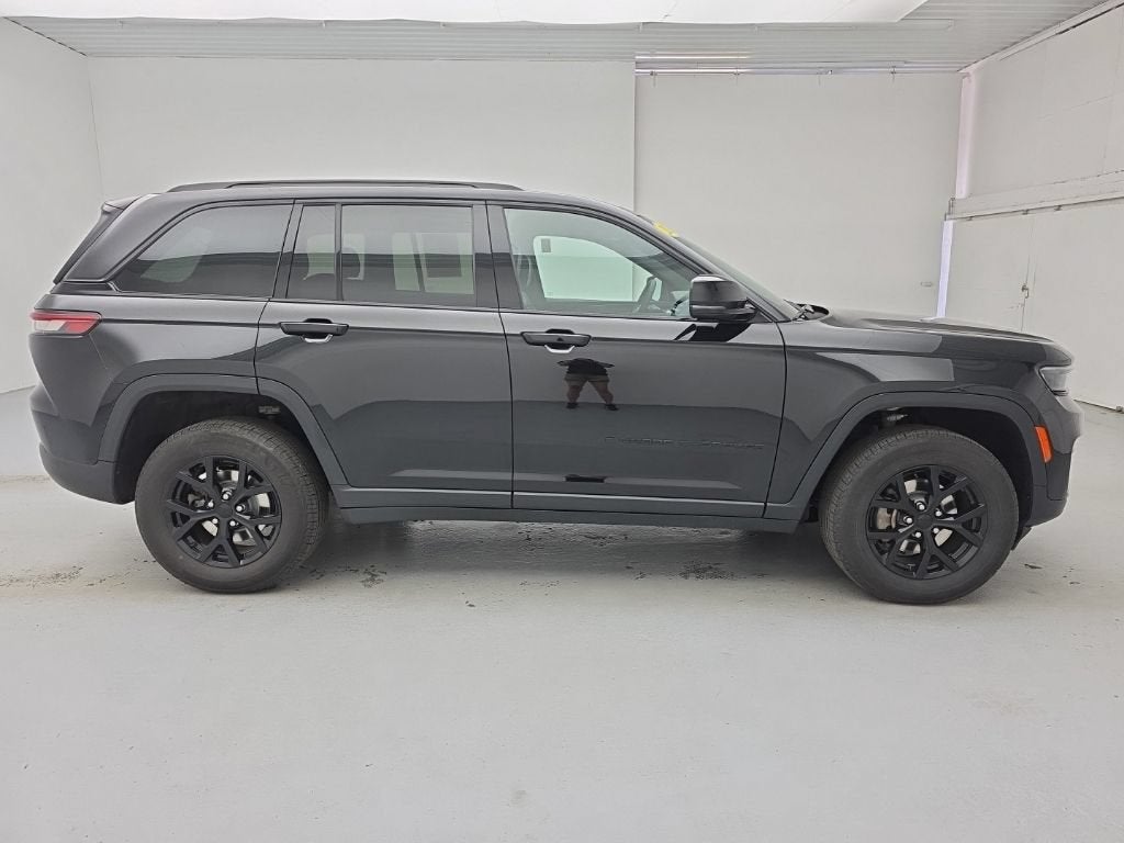 2025 Jeep Grand Cherokee Altitude 4x4