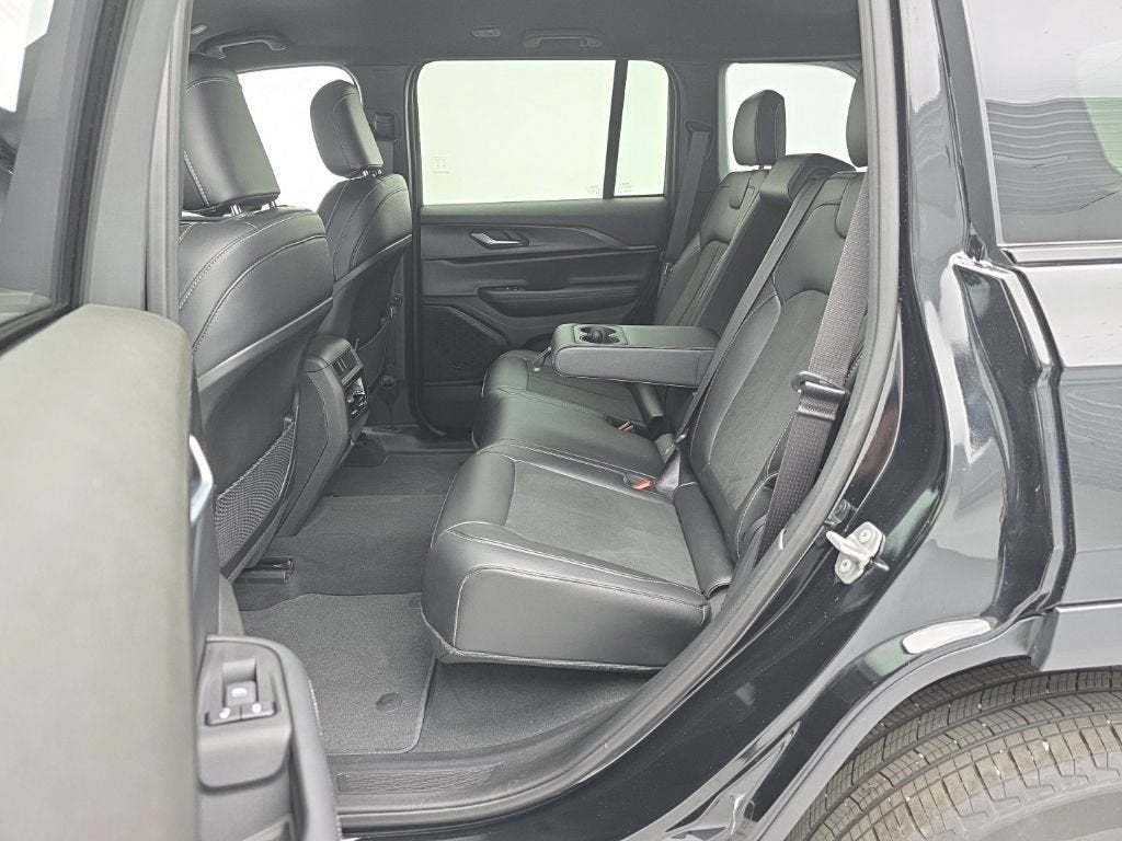 2025 Jeep Grand Cherokee Altitude 4x4