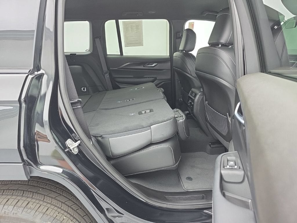 2025 Jeep Grand Cherokee Altitude 4x4