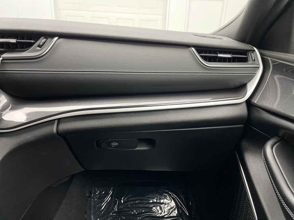 2022 Jeep Grand Cherokee L Altitude 4x4