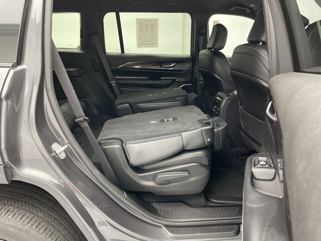 2022 Jeep Grand Cherokee L Altitude 4x4