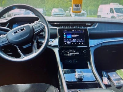 2023 Jeep Grand Cherokee L Altitude 4x4