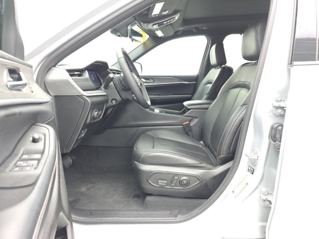 2025 Jeep Grand Cherokee L Limited 4x4