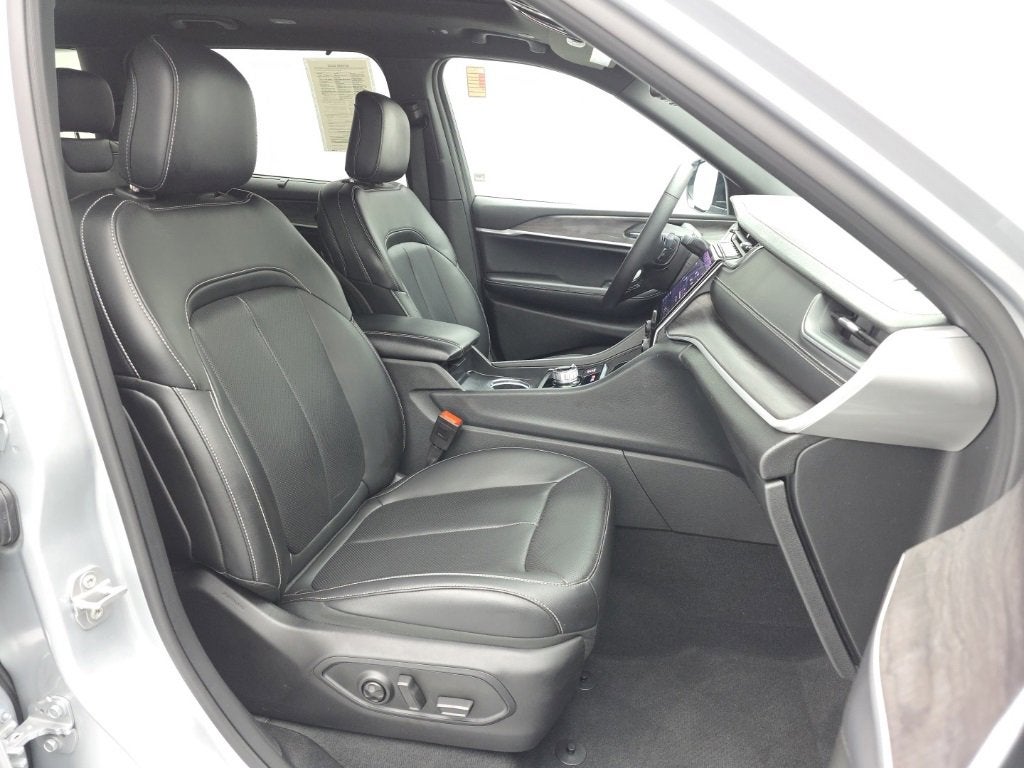 2025 Jeep Grand Cherokee L Limited 4x4