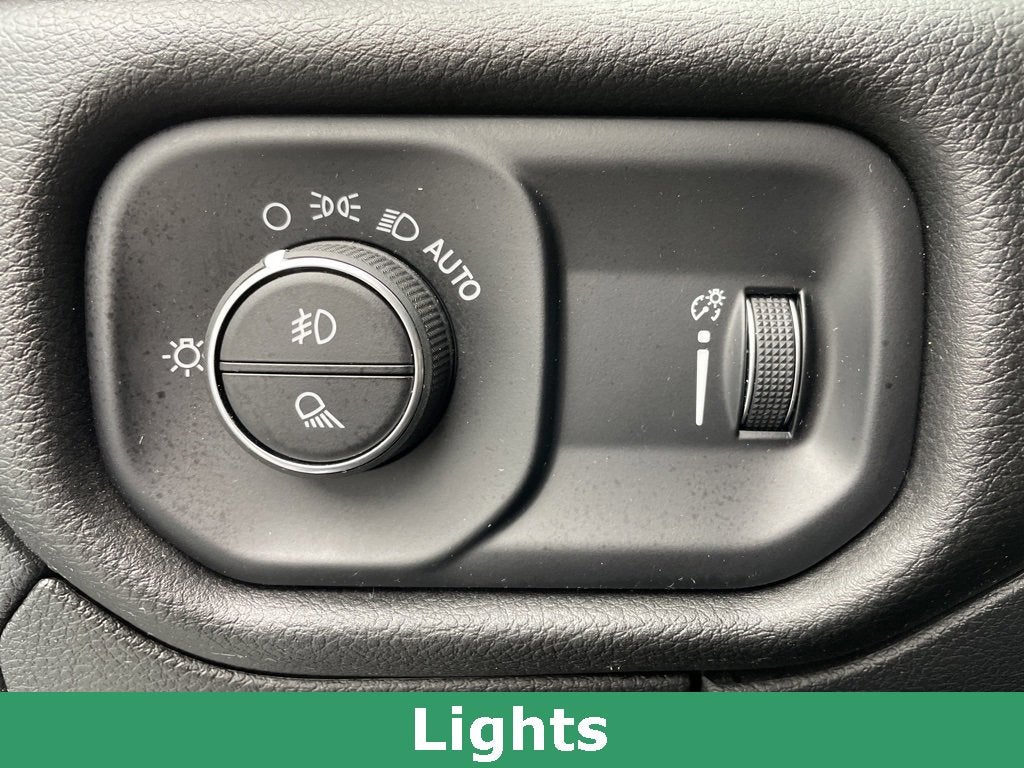 2023 RAM 1500 Big Horn Crew Cab 4x4 5'7" Box