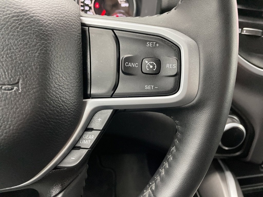 2023 RAM 1500 Big Horn Crew Cab 4x4 5'7" Box