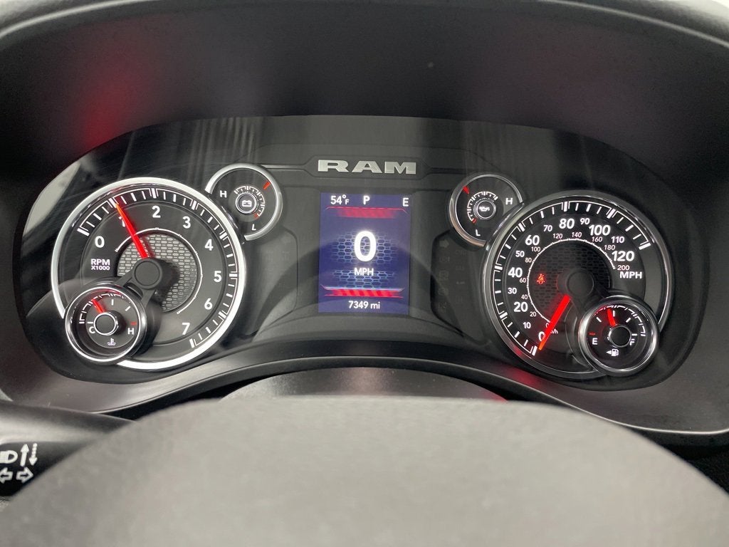 2023 RAM 1500 Big Horn Crew Cab 4x4 5'7" Box