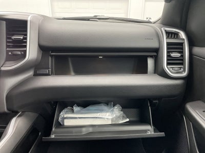 2023 RAM 1500 Big Horn Crew Cab 4x4 5'7" Box