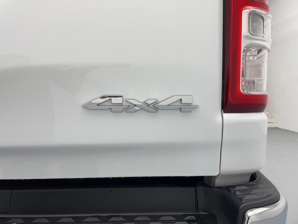 2023 RAM 1500 Big Horn Crew Cab 4x4 5'7" Box