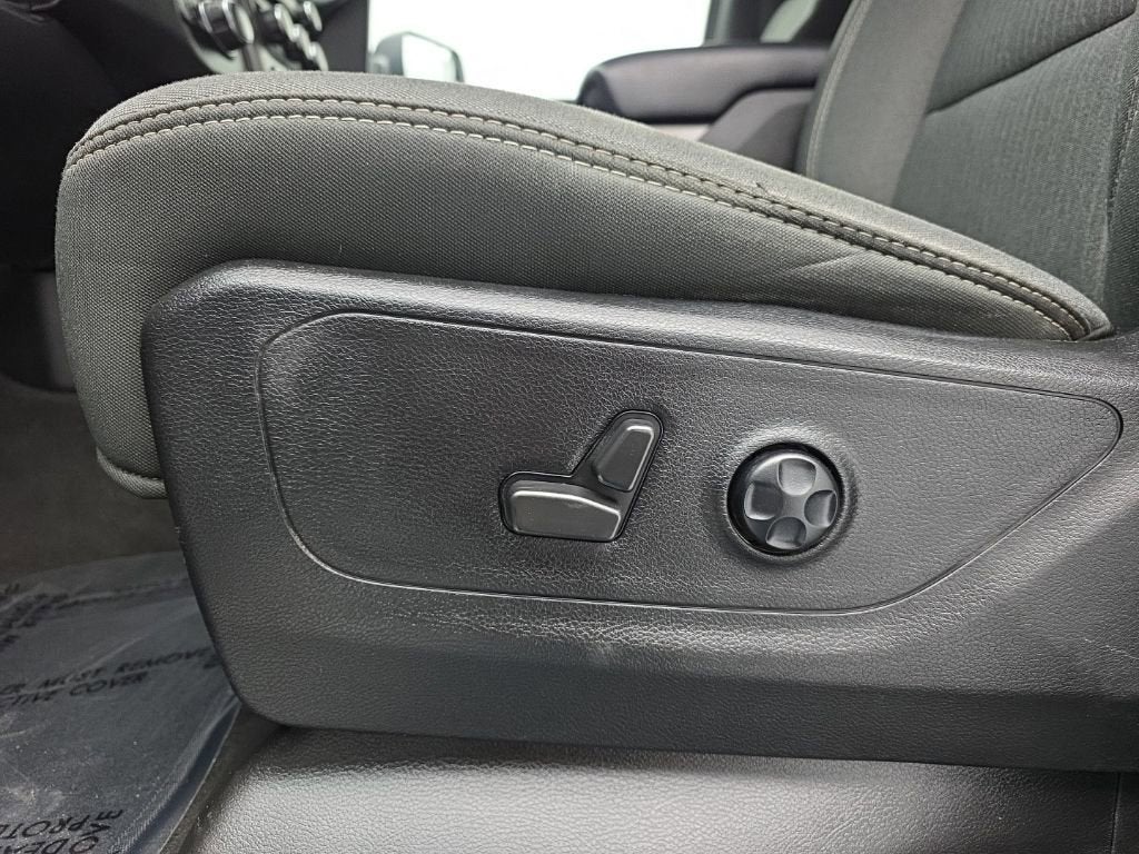 2021 RAM 1500 Big Horn Quad Cab 4x4 6'4" Box
