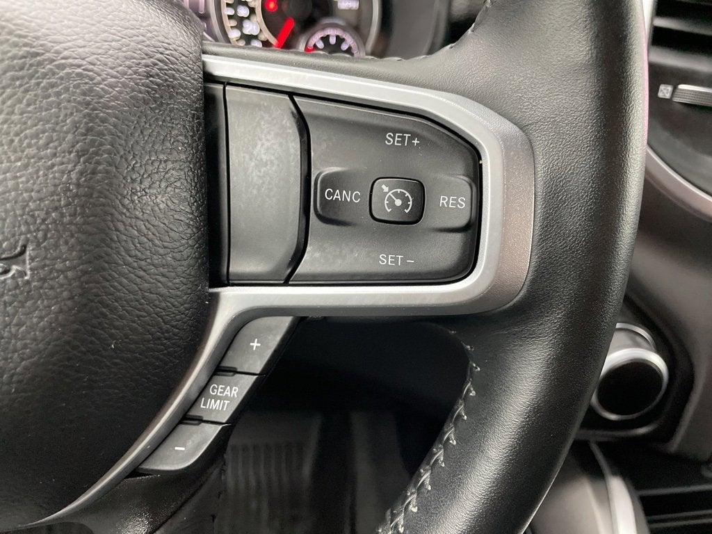 2022 RAM 1500 Big Horn Crew Cab 4x4 5'7" Box