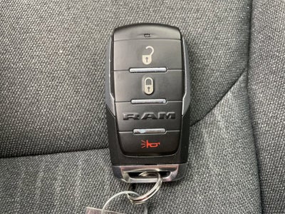 2022 RAM 1500 Big Horn Crew Cab 4x4 5'7" Box