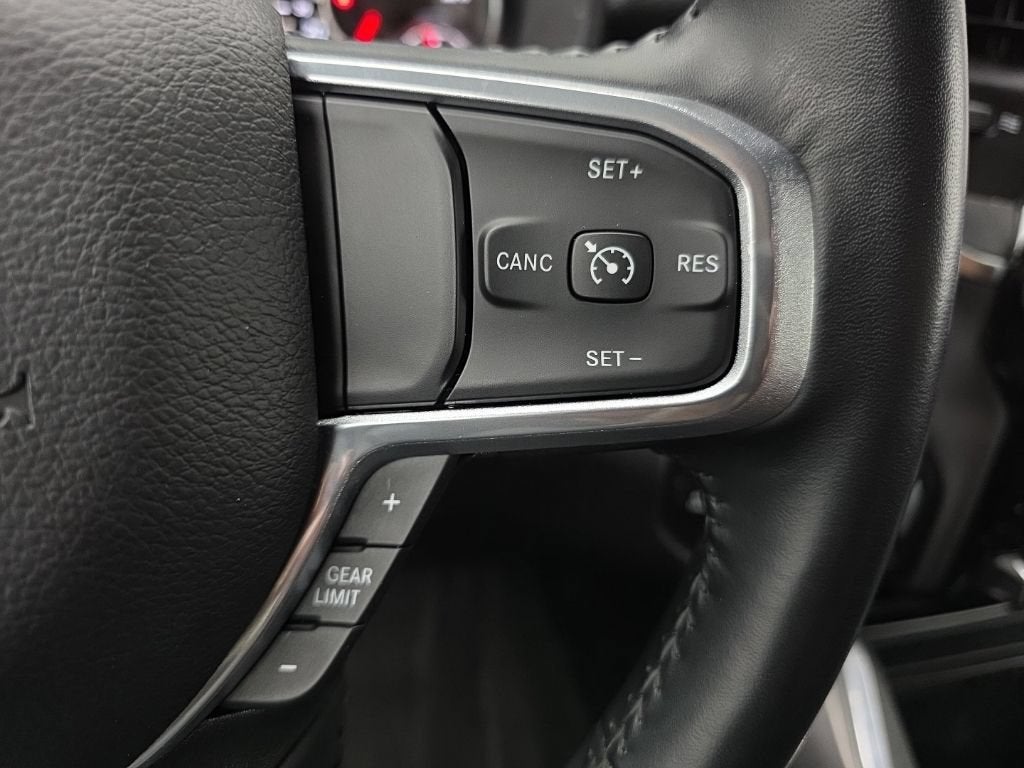 2023 RAM 1500 Laramie Crew Cab 4x4 5'7" Box