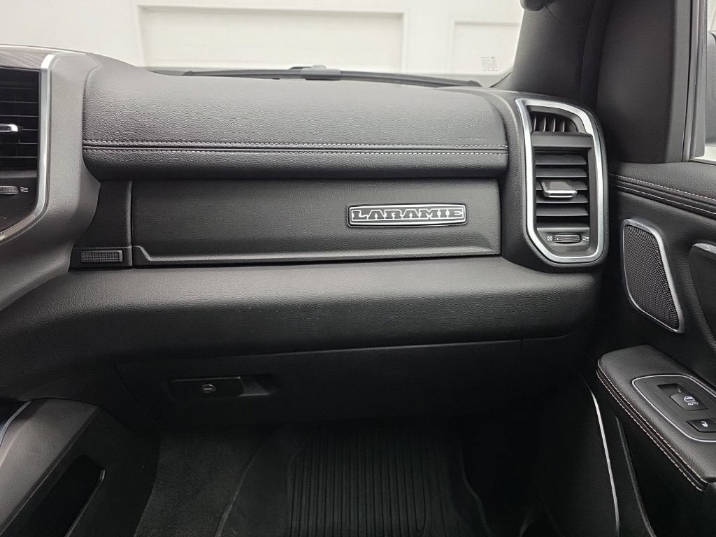 2023 RAM 1500 Laramie Crew Cab 4x4 5'7" Box
