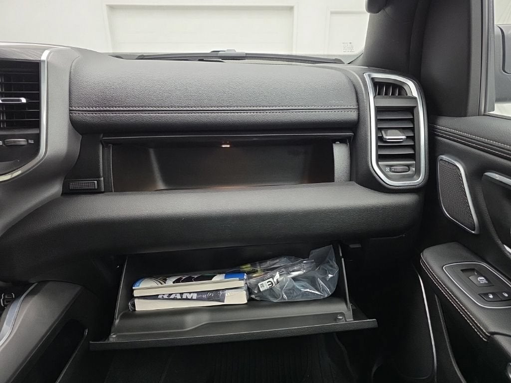 2023 RAM 1500 Laramie Crew Cab 4x4 5'7" Box