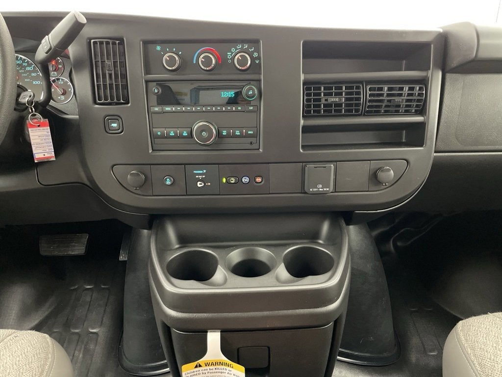 2025 Chevrolet Express Cutaway 3500 1WT