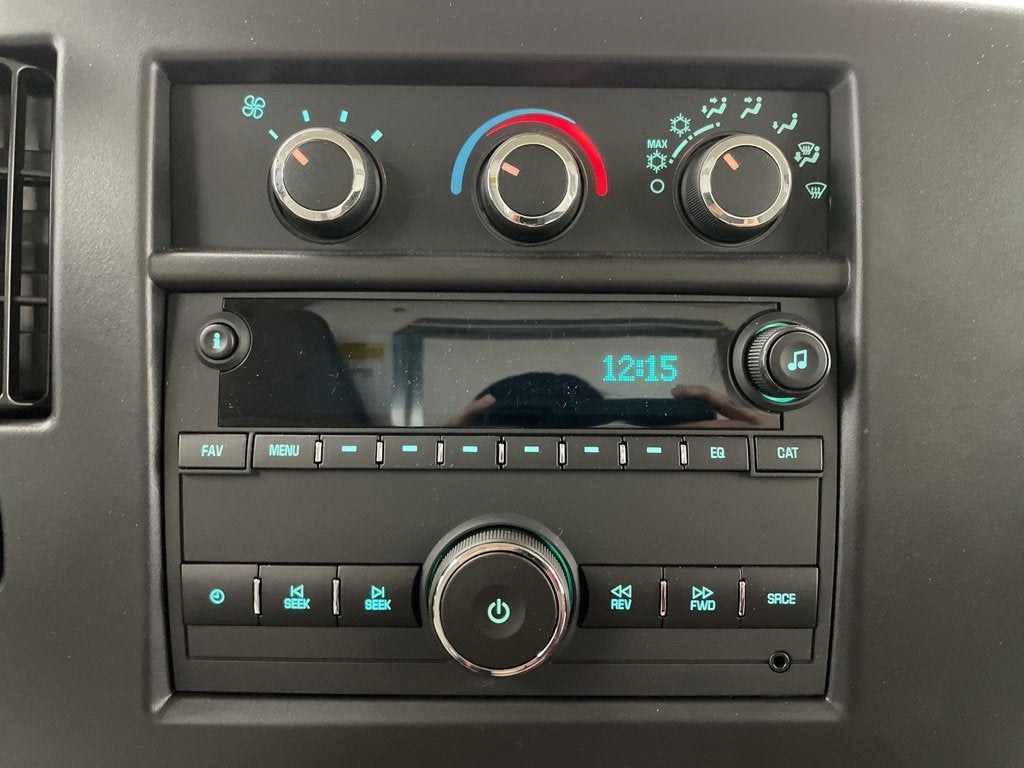 2025 Chevrolet Express Cutaway 3500 1WT