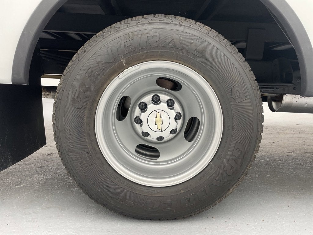 2025 Chevrolet Express Cutaway 3500 1WT