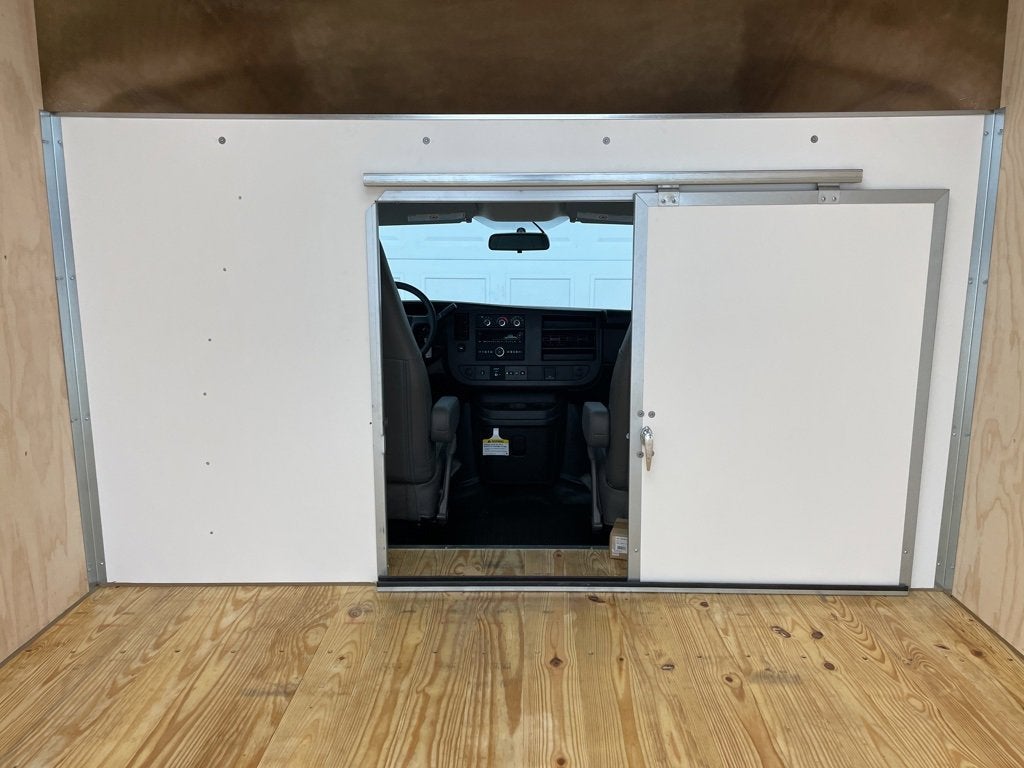 2025 Chevrolet Express Cutaway 3500 1WT