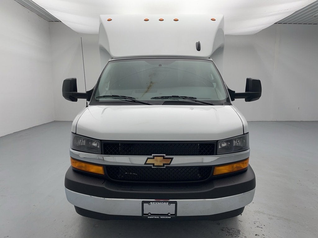 2025 Chevrolet Express Cutaway 3500 1WT