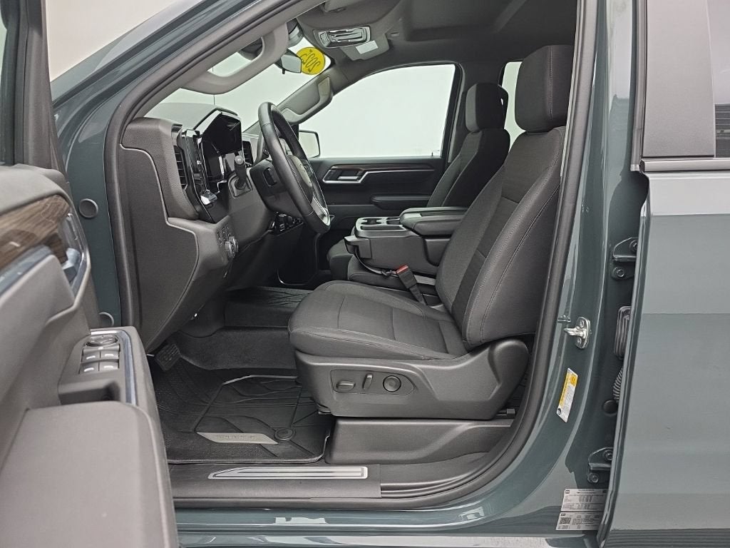 2025 Chevrolet Silverado 1500 LT (2FL)