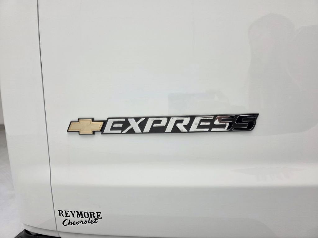 2026 Chevrolet Express Cargo WT