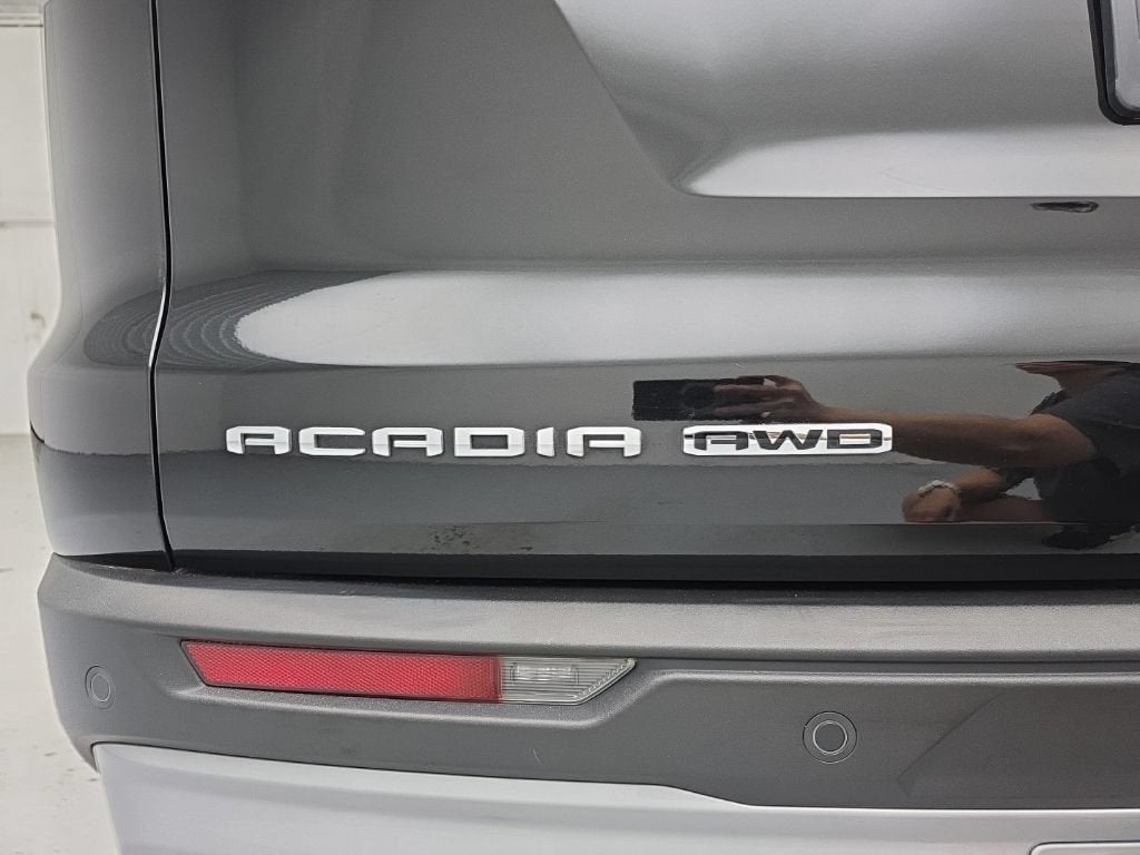 2024 GMC Acadia Elevation