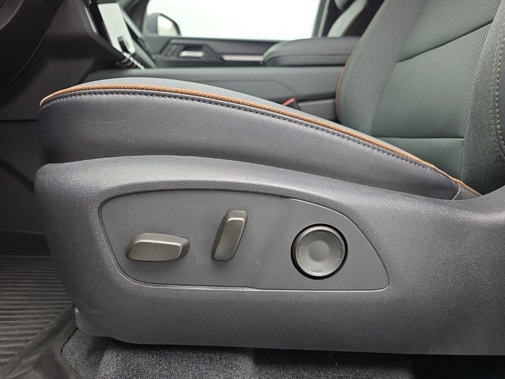 2024 GMC Acadia AT4