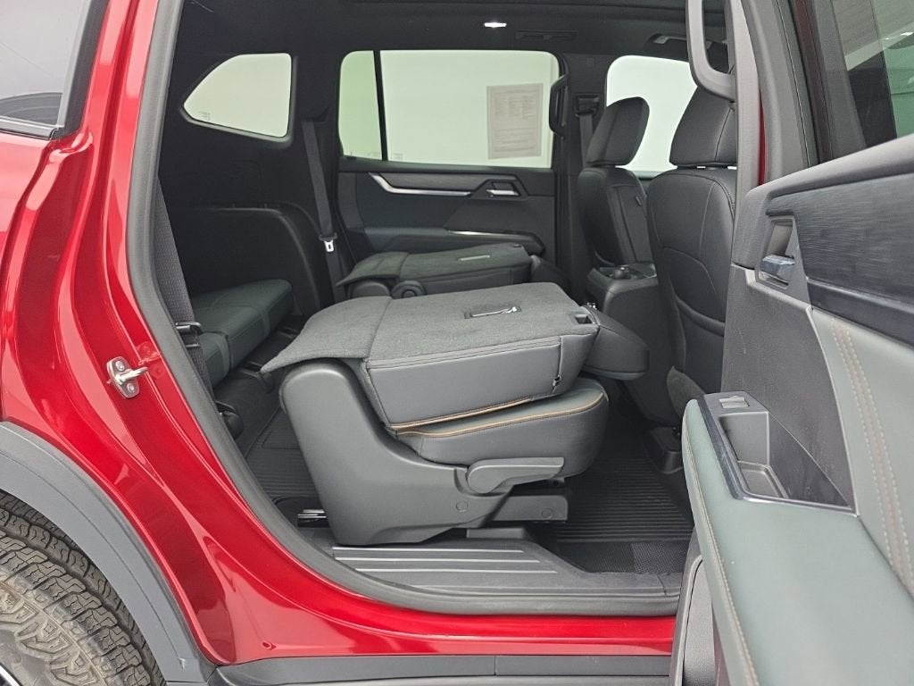2024 GMC Acadia AT4