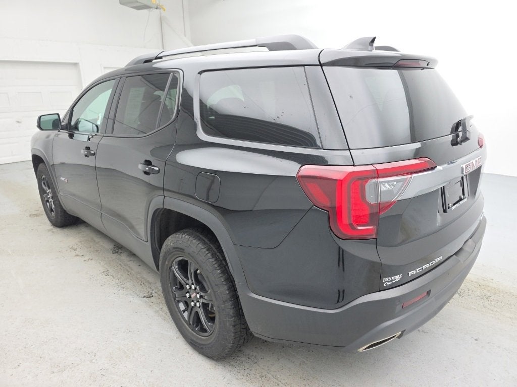 2023 GMC Acadia AT4