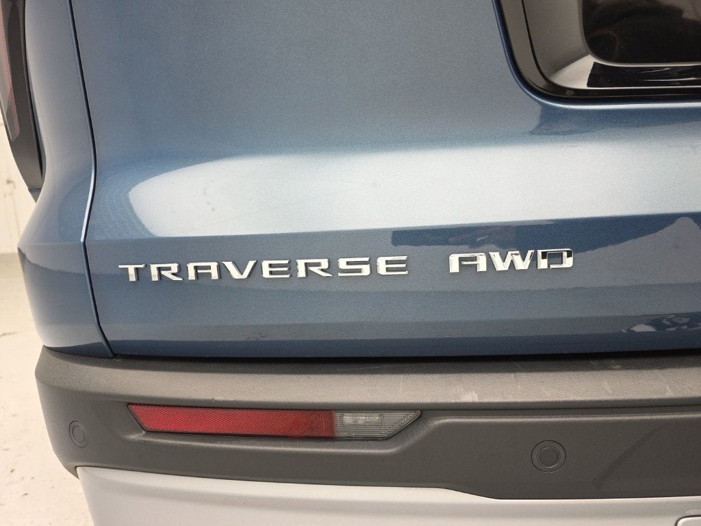 2024 Chevrolet Traverse LT