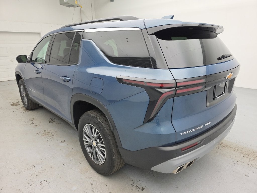 2024 Chevrolet Traverse LT